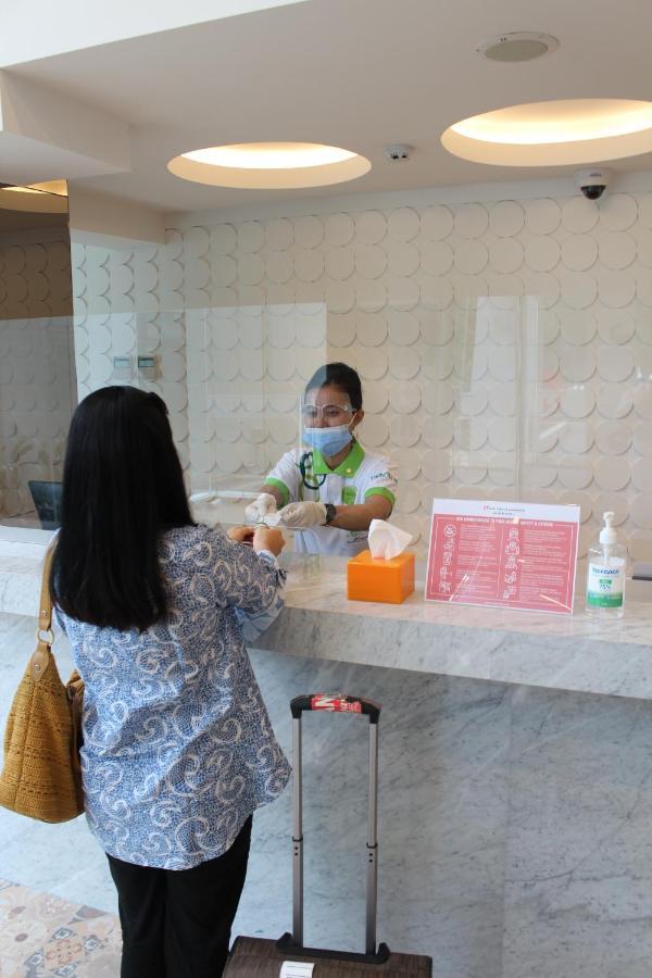 梭罗帕朗拉贾热情酒店 Bonorejo 外观 照片